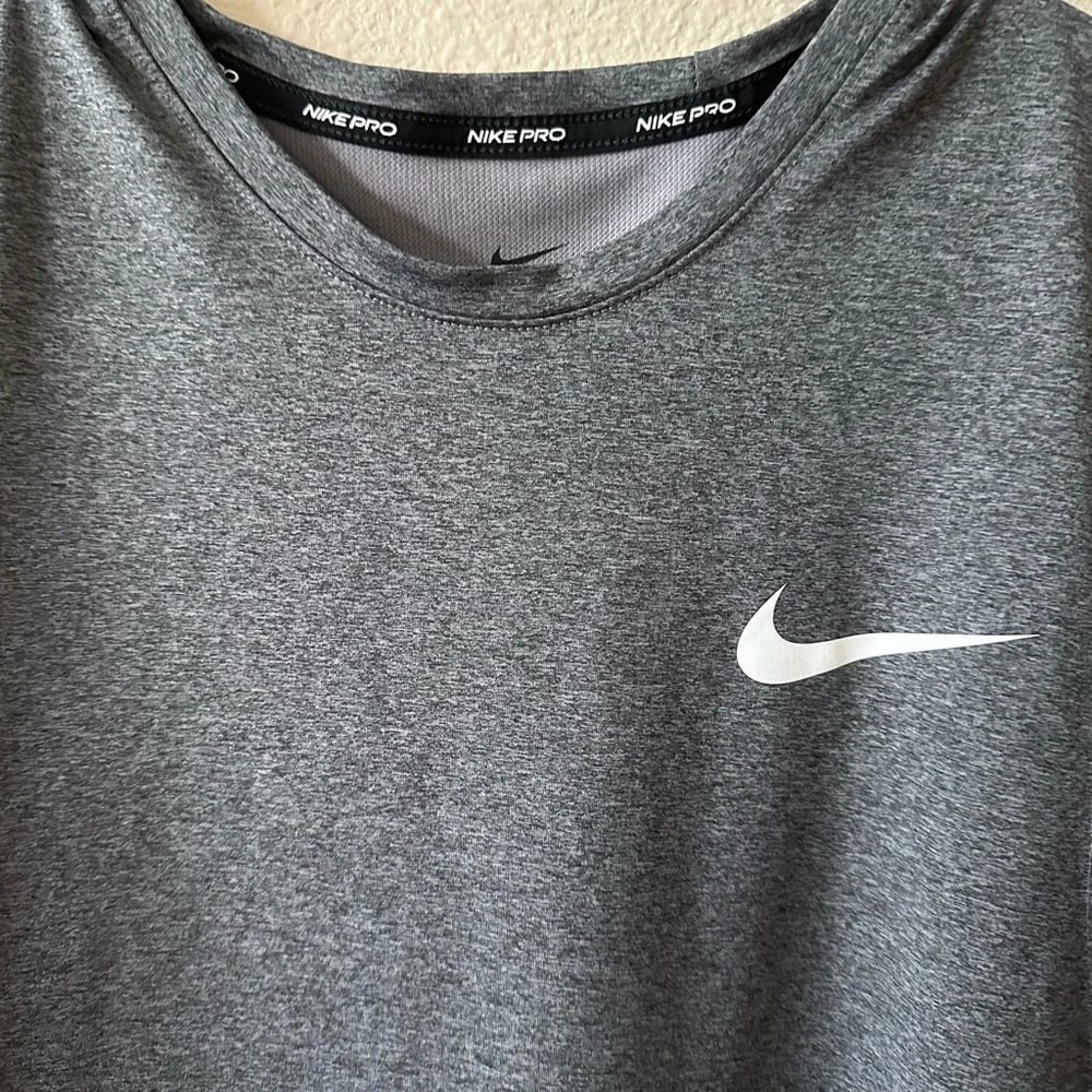 Nike Men's Dark Gray Dri-FIT Athletic Muscle Tank size L/ NWOT B184